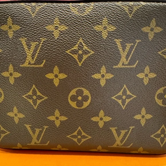 Louis Vuitton Saintonge Monogram Coquelicot M43556 - Picture 8 of 16